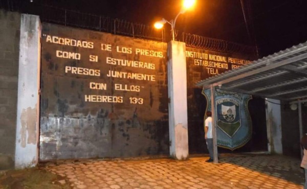 Las imágenes que dejó la masacre de 18 reos en el centro penal de Tela