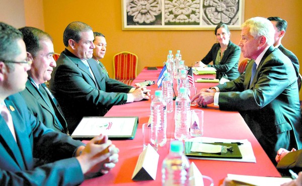 Ministros dialogan sobre narcotráfico en Honduras