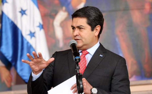 Presidente de Honduras advierte que perseguirá a narcotraficantes