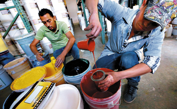 De piedras nace el color