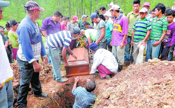 Pueblo tolupán despide a su cacique
