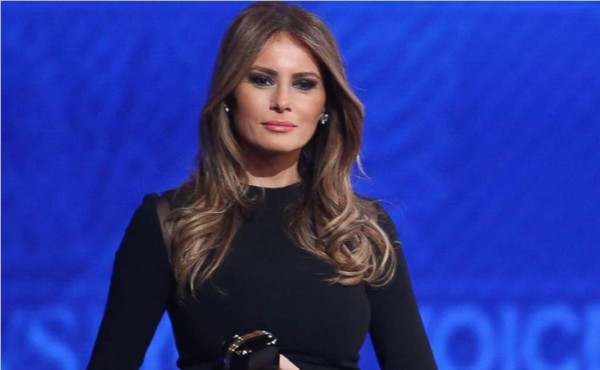 Melania Trump tilda de 'inaceptables' los comentarios lascivos de su esposo