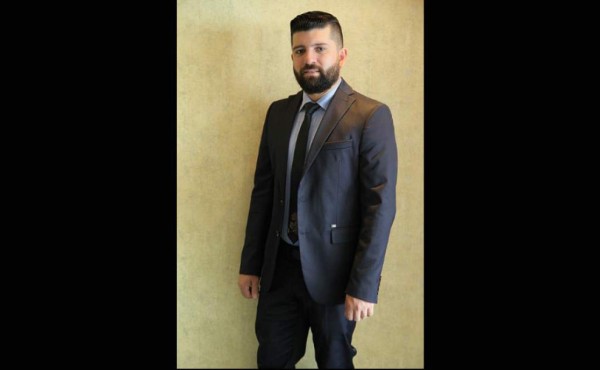 Diseñadores catrachos muestran bocetos de las tendencias que se verán en las próximas fiestas prom