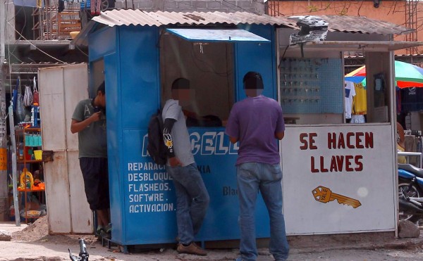 Con bandeo de 30 minutos activan celulares bloqueados en Honduras