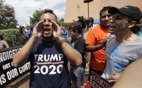 Demandan al gobierno de EEUU por negar asilo en fronteras