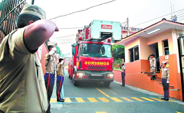 Despedidos con honores