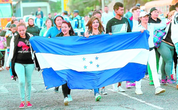 Fiesta azul en toma de posesión de Juan Orlando Hernández