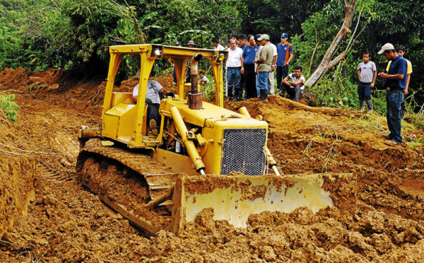 Incomunicadas permanecen varias comunidades en La Libertad