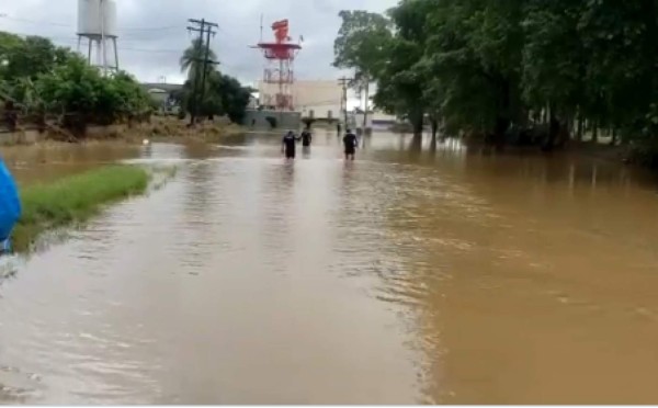FOTOS: Un Valle de Sula anegado se prepara para más inundaciones