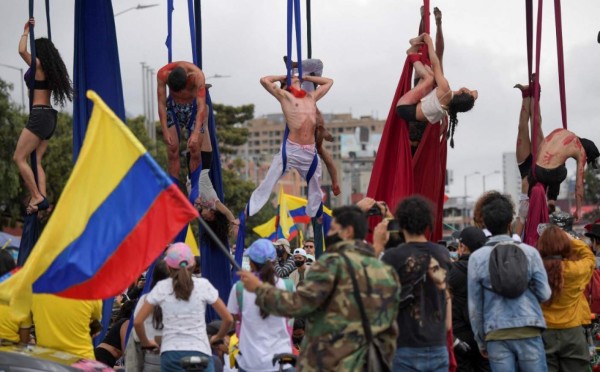 La muerte de una menor tras ser detenida y manoseada por policías, el caso que consterna a Colombia&nbsp;
