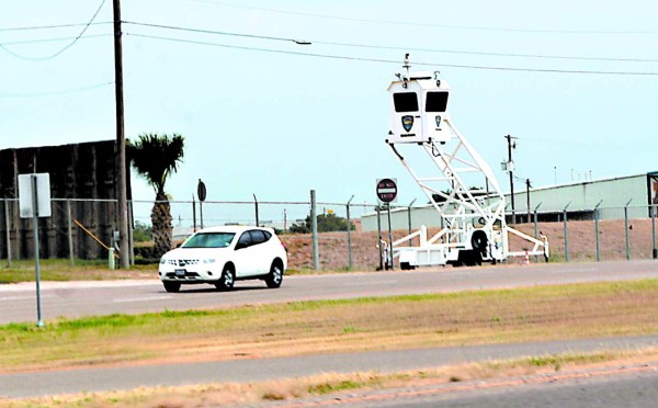 Estados Unidos refuerza frontera con México; niños optan por túneles