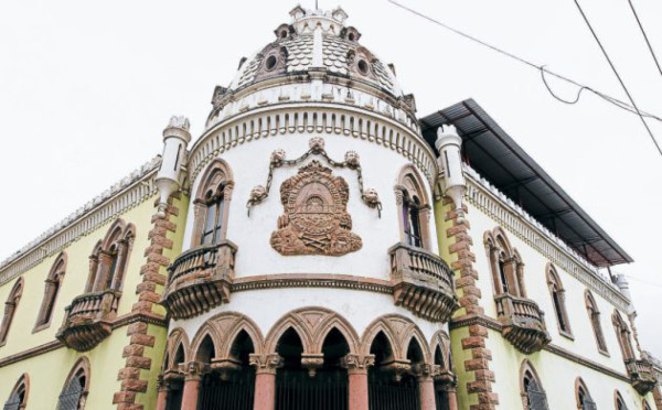 Severas fisuras presenta la antigua Casa Presidencial