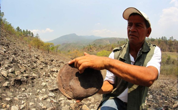 En las montañas se pueden encontrar diferentes piezas arqueológicas. Foto: Johny Magallanes/ El Heraldo.