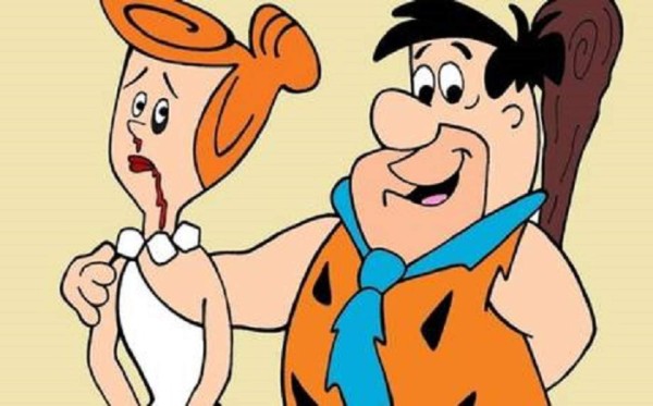 Homero Simpson golpea a Marge y Superman a la Mujer Maravilla