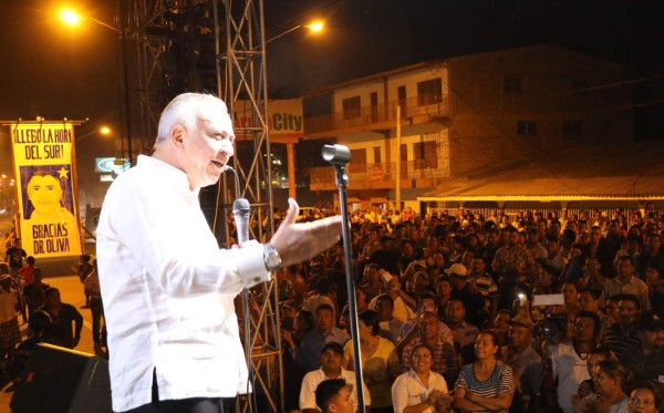 Mauricio Oliva: En seis o siete sesiones el Congreso discutirá la reelección