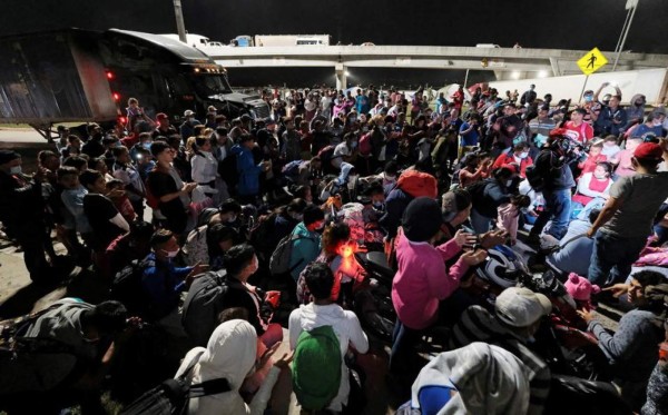 Las dolorosas imágenes de una nueva caravana de migrantes hondureños