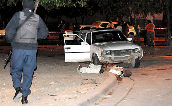 Acribillan a tres jóvenes en la colonia La Laguna