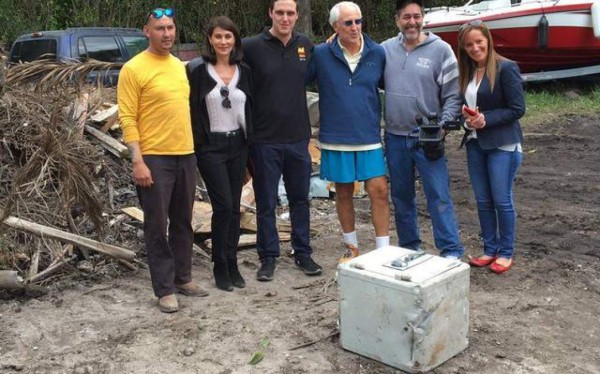 Encuentran caja fuerte tras demoler casa de Pablo Escobar en Miami