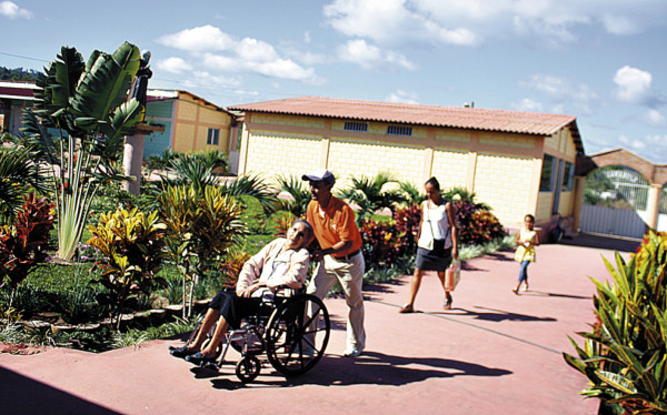 Brigadas a bajo costo promueven en hospital Alivio del Sufrimiento