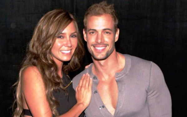 Esposa de William Levy derrite miradas en traje de baño