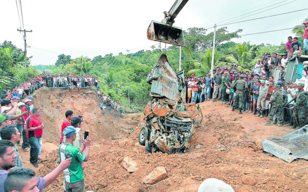 Honduras: Muerte y destrucción por aguaceros que azotan la costa norte
