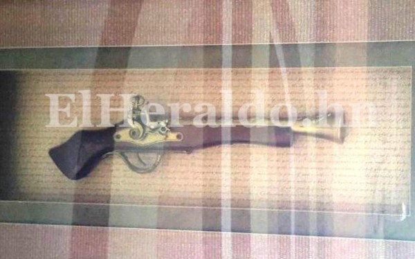 Honduras: Hallan lujosas armas clásicas en bienes asegurados a narco