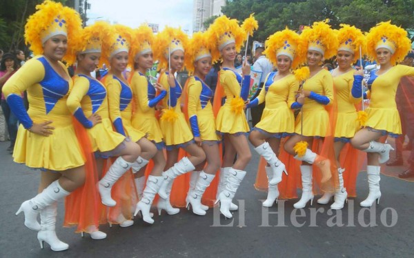 Galería de fotos del inicio del desfile en Tegucigalpa