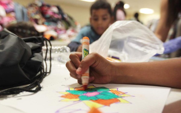 Niños migrantes 'tienen derecho a una familia'