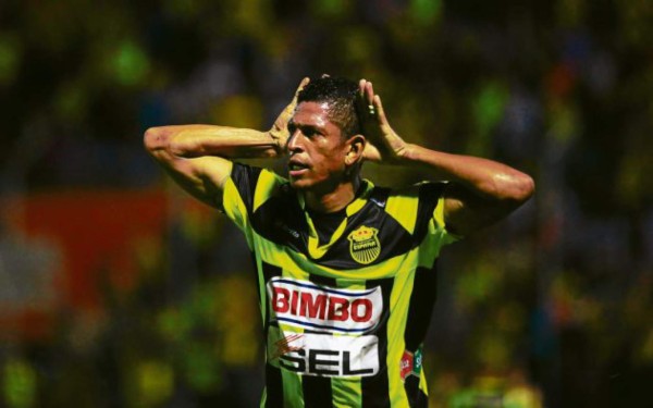 Carlo Costly se lesiona y enciende las alarmas en Honduras