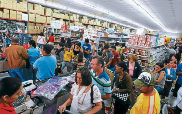 Descuentos atraen a compradores