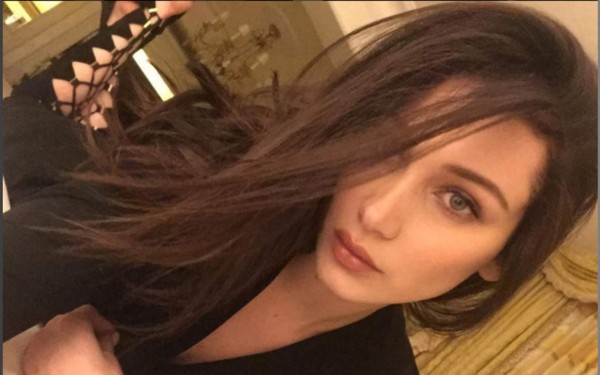 La sensual modelo Bella Hadid hace topless y enloquece Instagram