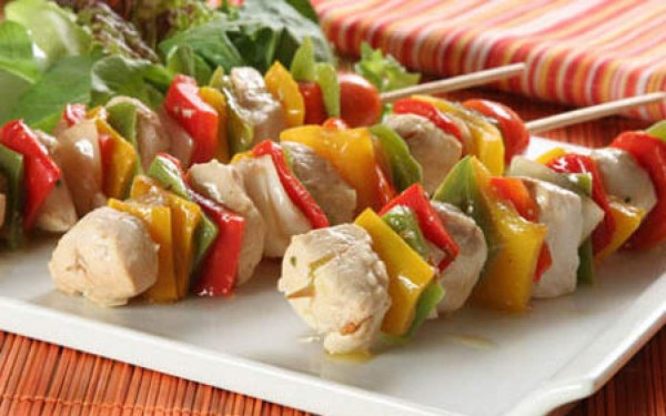 Receta fácil: Aprende a preparar unos sabrosos pinchos de pollo al horno&nbsp;&nbsp;