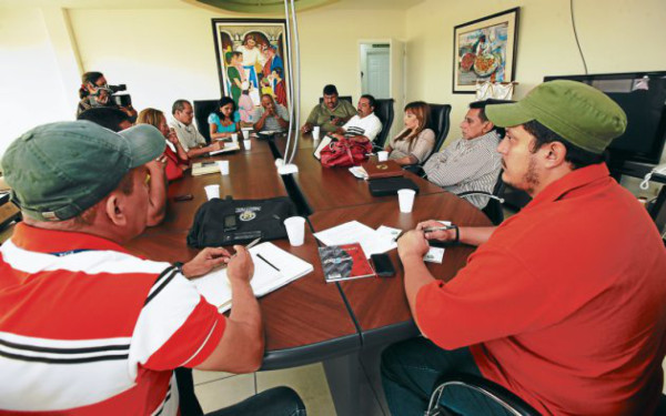 Presidente Lobo no tiene respuestas para el magisterio