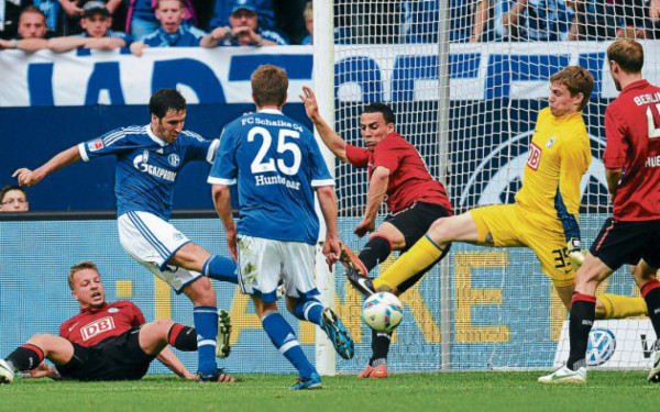 Raúl se despide del Schalke con gol