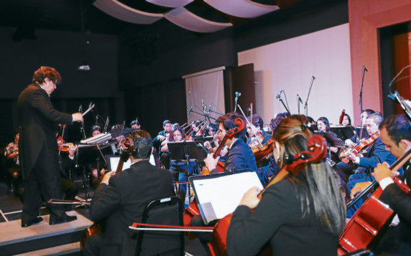 La filarmónica ofreció concierto navideño en el CCI