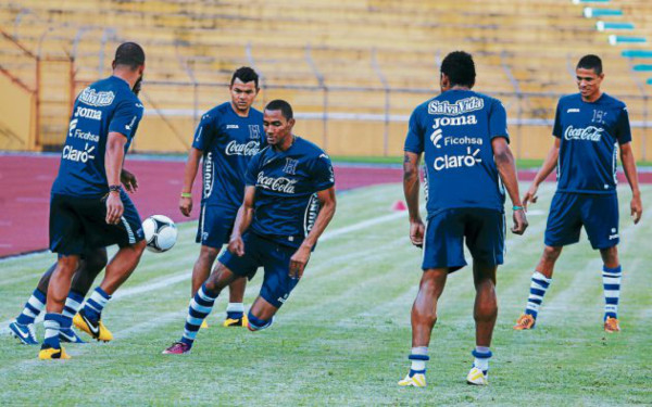 Suárez ya tiene su 11 para enfrentar a México