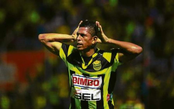 Costly se quedó en Honduras por la Selección