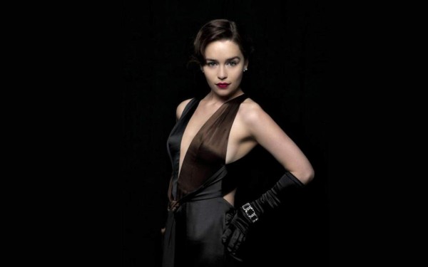 Emilia Clarke y Gillian Anderson ¿quién debería ser la Agente 007?