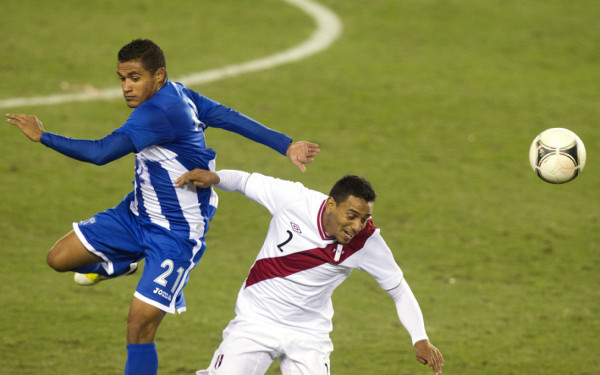 Honduras cierra 2012 con aburrido empate ante Perú