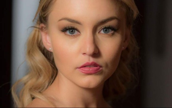La actriz Angelique Boyer cumple 28 años