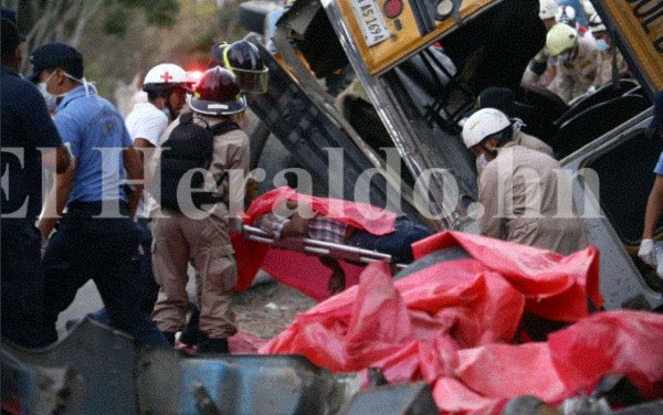 Testigo de accidente salida al sur: 'Escuchaba a los niños pedir ayuda”