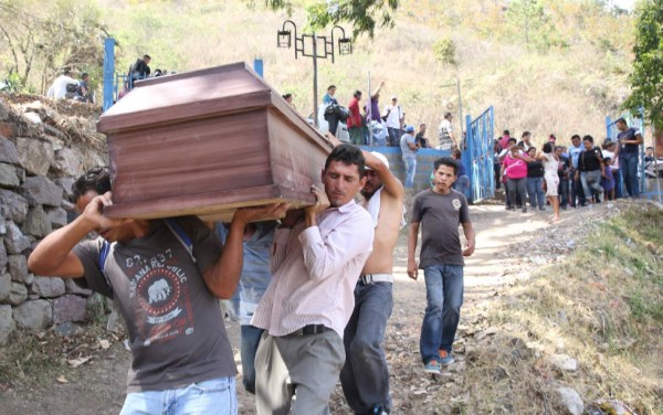 Honduras: Familiares y amigos despiden a 'Macarena”