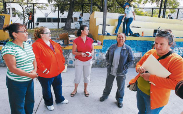 Recuperan cancha y mirador en Loarque