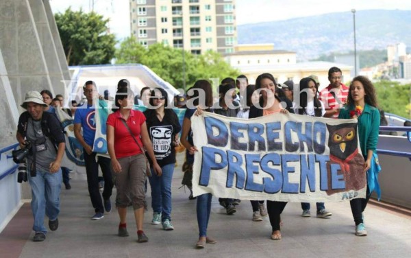 Reanudan diálogo entre estudiantes y autoridades de UNAH