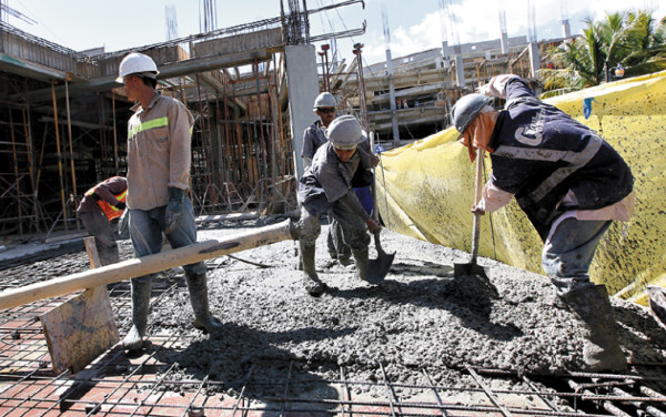 Construcción enfrenta obstáculos