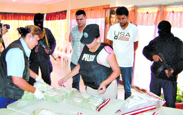 Detienen a hondureños con 231 mil dólares