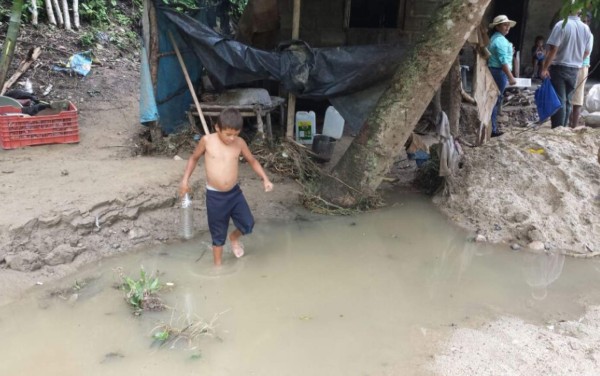 Honduras: Lluvias afectan viviendas, puentes y carreteras en zona oriental del país