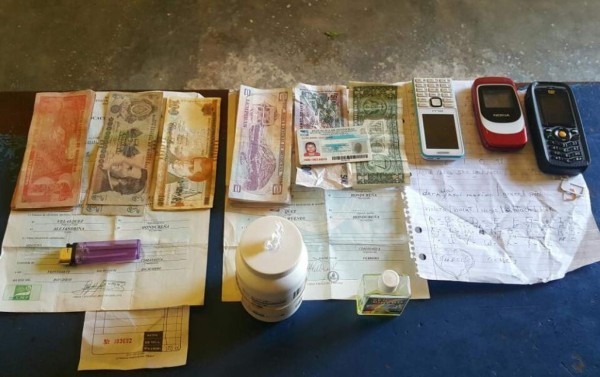 FOTOS: Esto fue lo que les decomisaron a dos señoras acusadas de usar pócimas contra sus clientes