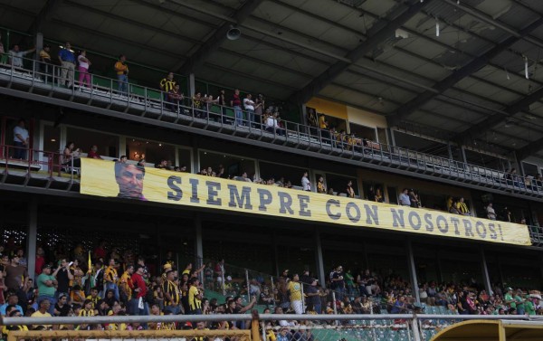 Real España y Marathón rinden homnaje a Mario Verdial