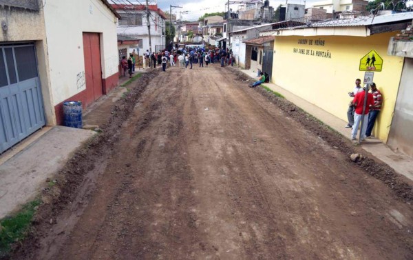 Tegucigalpa:Inician pavimentación de calle